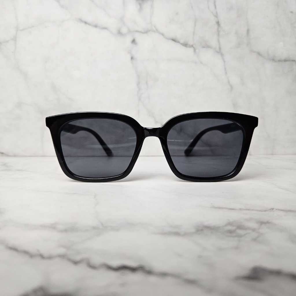 TrendyGaya- (size M) KACAMATA HITAM ANTI UV WANITA PRIA FASHION STYLE KOREA GM MOMATI TERBARU UNISEX