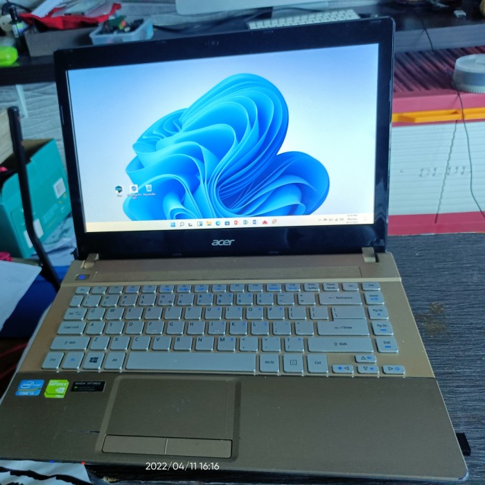 LAPTOP BEKAS ACER GAMING I5 V3 471G R 6GB Ssd 128 HDD 500GB no dvddriv *