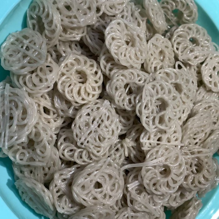 

TERMURAH!! KERUPUK MENTAH BULAT PUTIH KERUPUK IKAN KERUPUK SEBLAK 1 KG