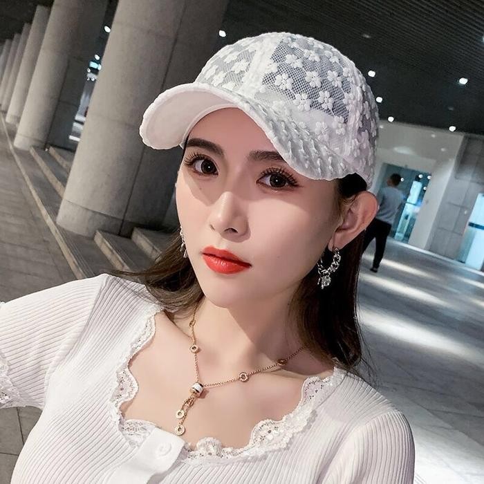Topi Distro Pria Wanita Outfit Korea Baseball Cap Gaya Jepang Fashion Hitam Putih Casual Aksen Renda