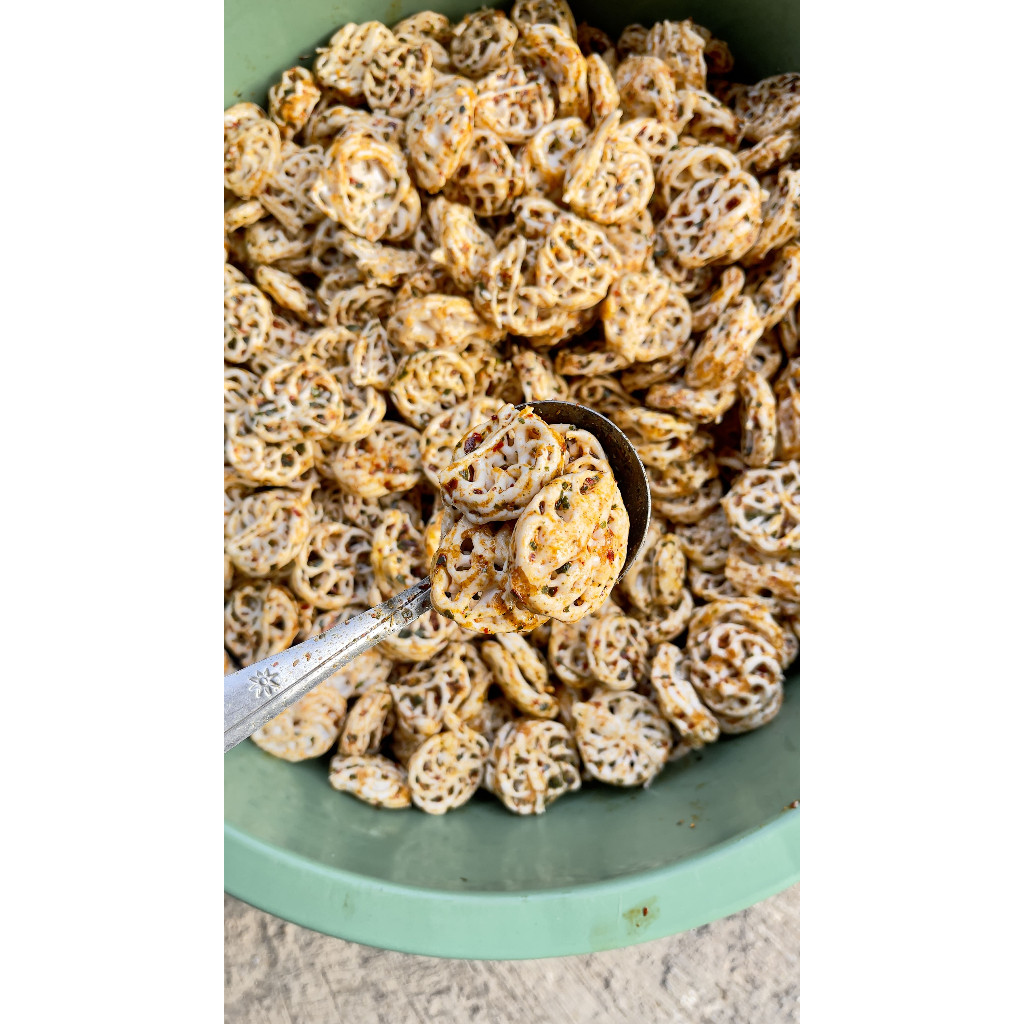 

Dapur Joglo Sebring Kerupuk Mawar 250 Gram Pedas Jeruk (Rafael)