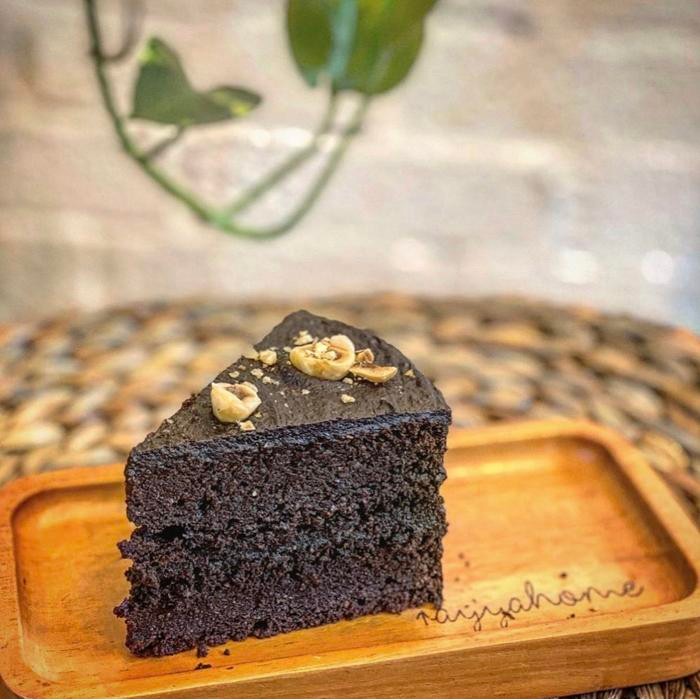 

EatFr3sh- Vegan "Nutella" Sacher (Slice)