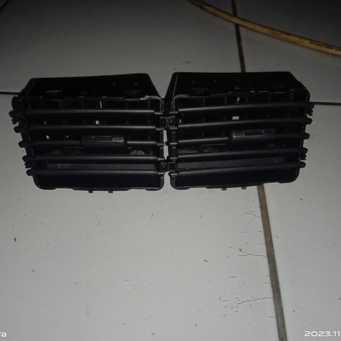 kisi kisi ac tengah rush terios