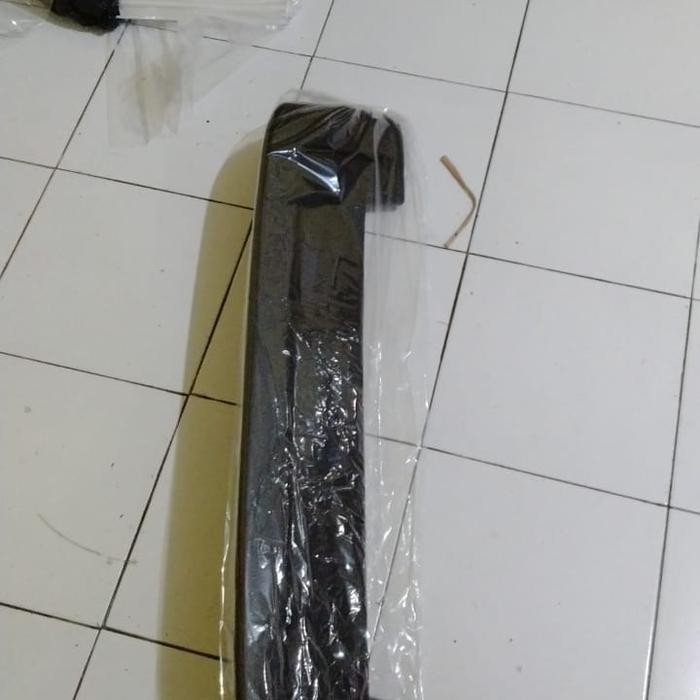 PREMIUM satu paket grill dan spoiler xtrail t30 2003-0/2005