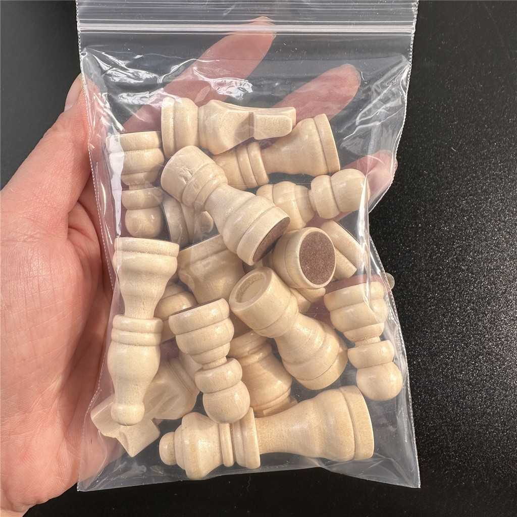 Wooden Chess 28cm Chess Pieces Set 2.5 Inches 32 Pieces Portable Tabletop Entertainment Puzzle Game