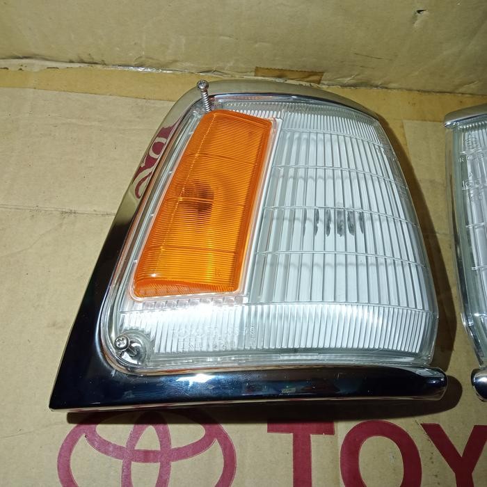 lampu sen Hilux LN tahun 94