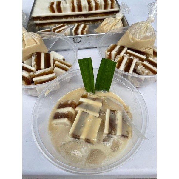 

puding potong kelapa gula merah (per/box isi 10potongan,lengkap dengan fla santan gula merah dan