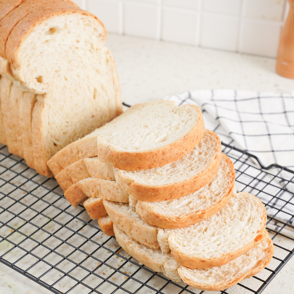 

Breadly Bakehouse Roti Loaf Gandum 500 gram