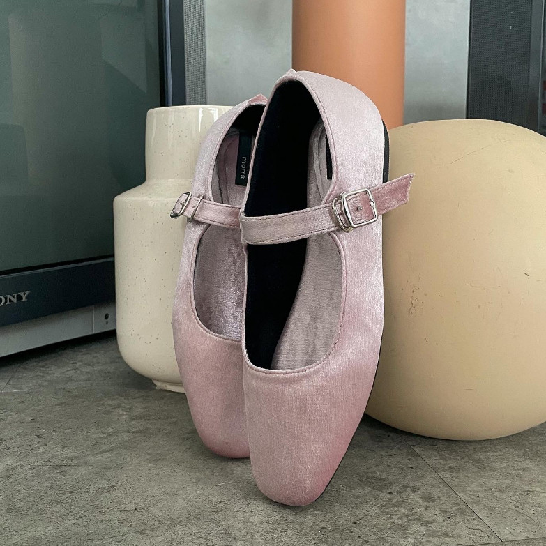 Morrs - Odette Flats