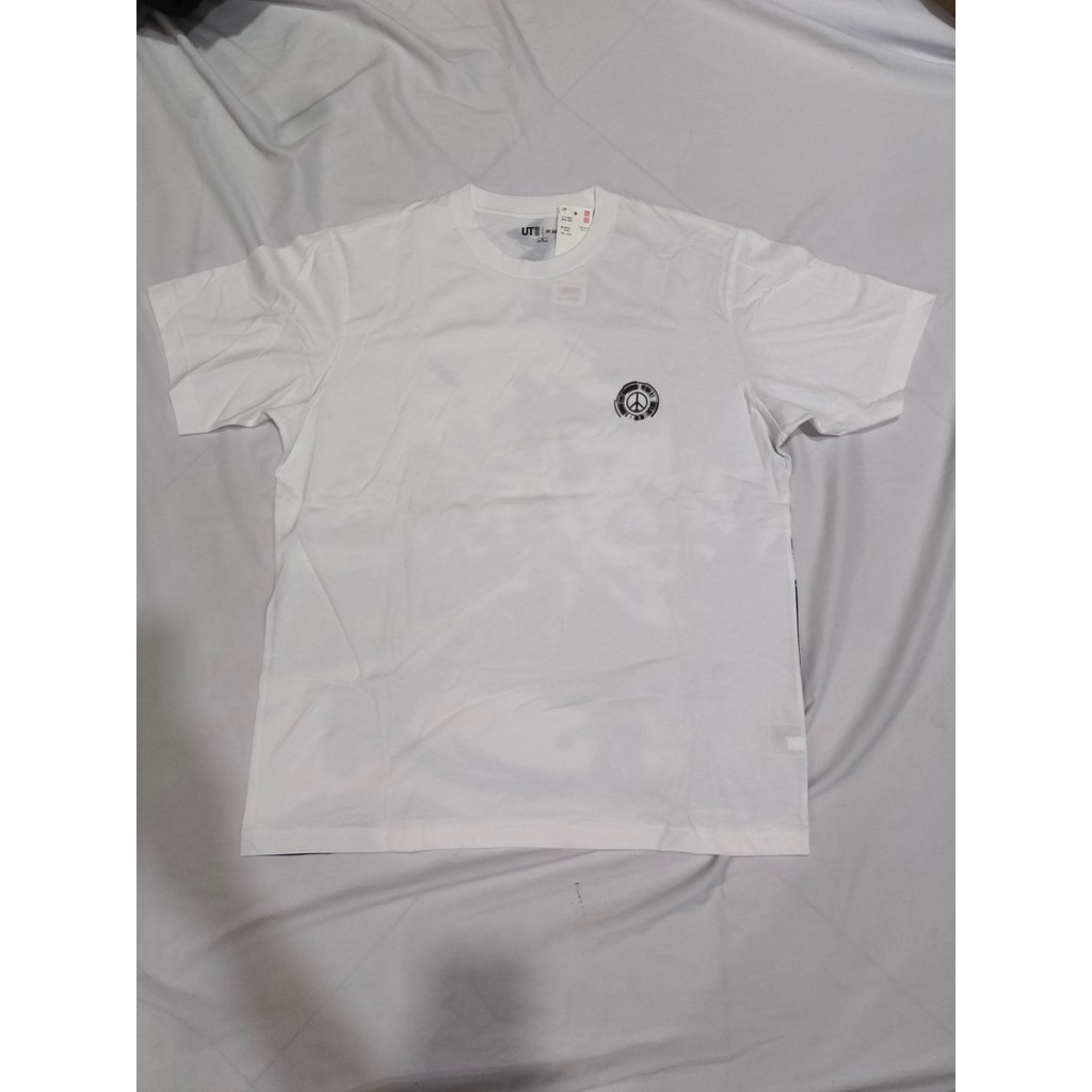 Kaos T-Shirt Uniqlo UT Metal Gear Solid White