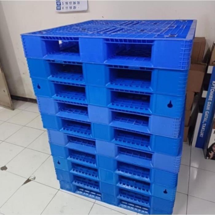 

Palet Plastik Satu Kali Pakek Warna Biru 110X110X12