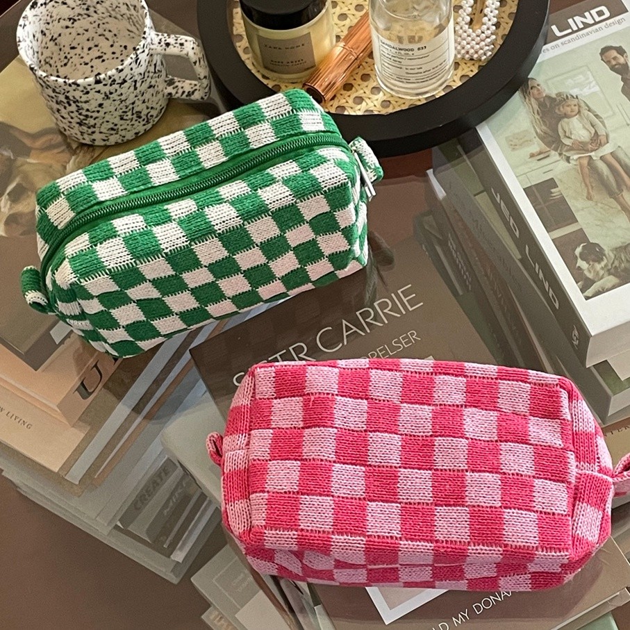 

Tas Pensil Rajutan Mesh INS Kotak Pensil Tas Pensil Korea Kapasitas Besar Tas Kosmetik Perjalanan