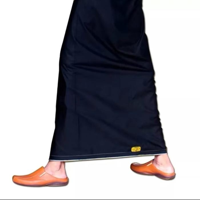 Sarung Tenun Wadimor Hitam dan Putih Polos Muslim Dewasa Katun Kain Santri Pria