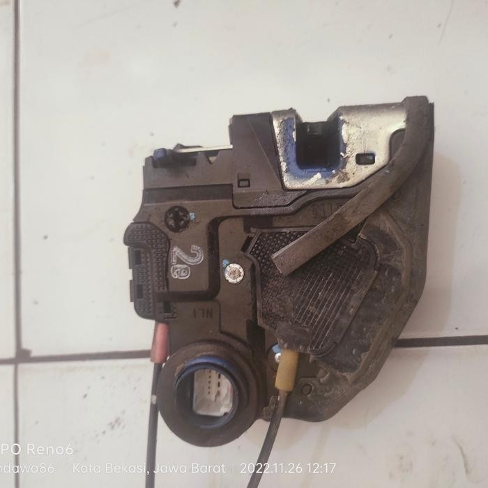 Doorlock Pintu Belakang Kiri Honda Mobilio Bekas