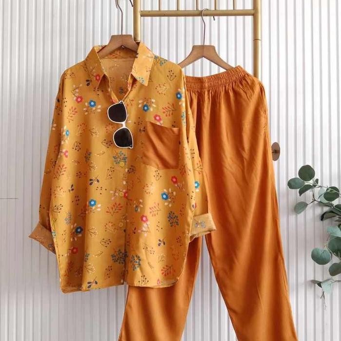 

Terlaris Oneset Motif Premium// Setelan Kemeja Motif Flowers Kunyit By Yp Store Baju Celana