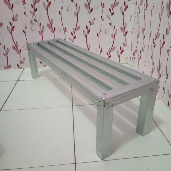 RAK POT TANAMAN BAJA RINGAN