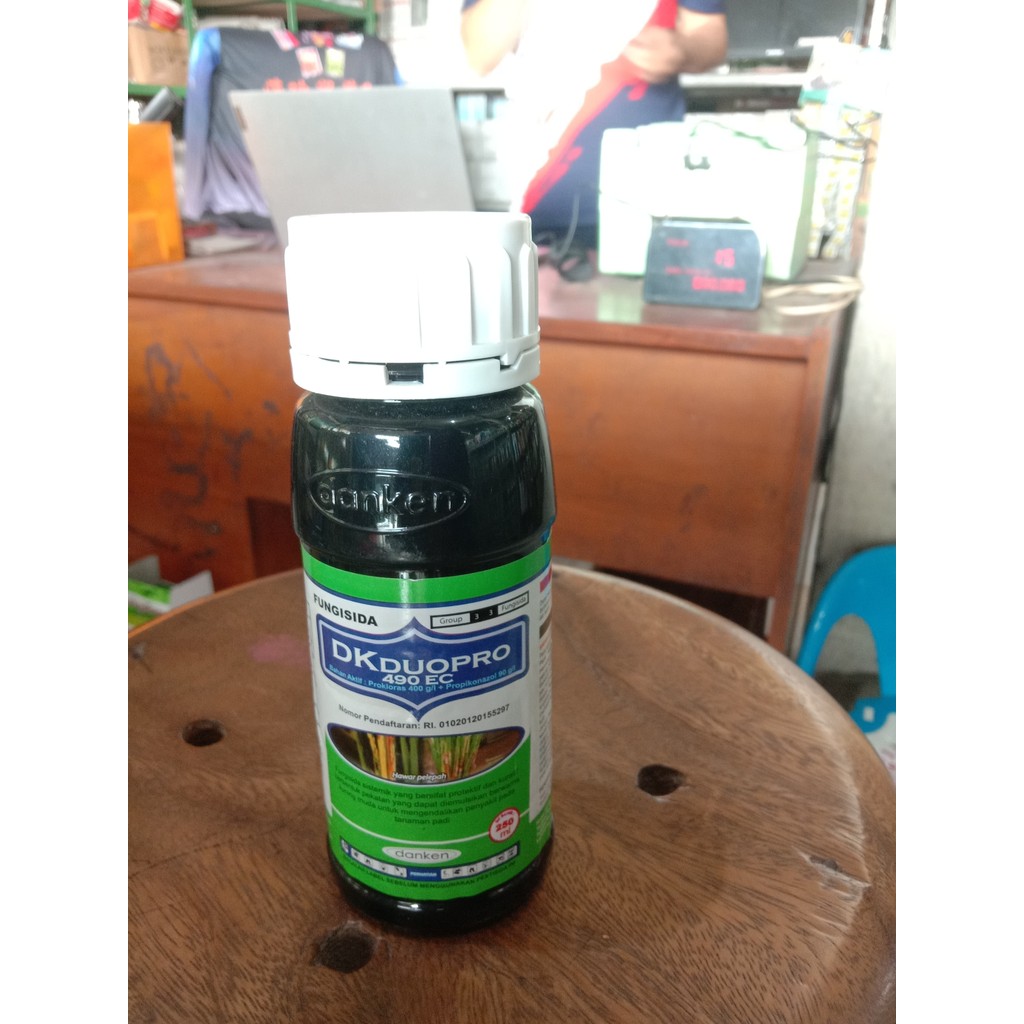fungisida sistemik  DK-DUOPRO bahan aktif prokloraz propikonazol 250ml