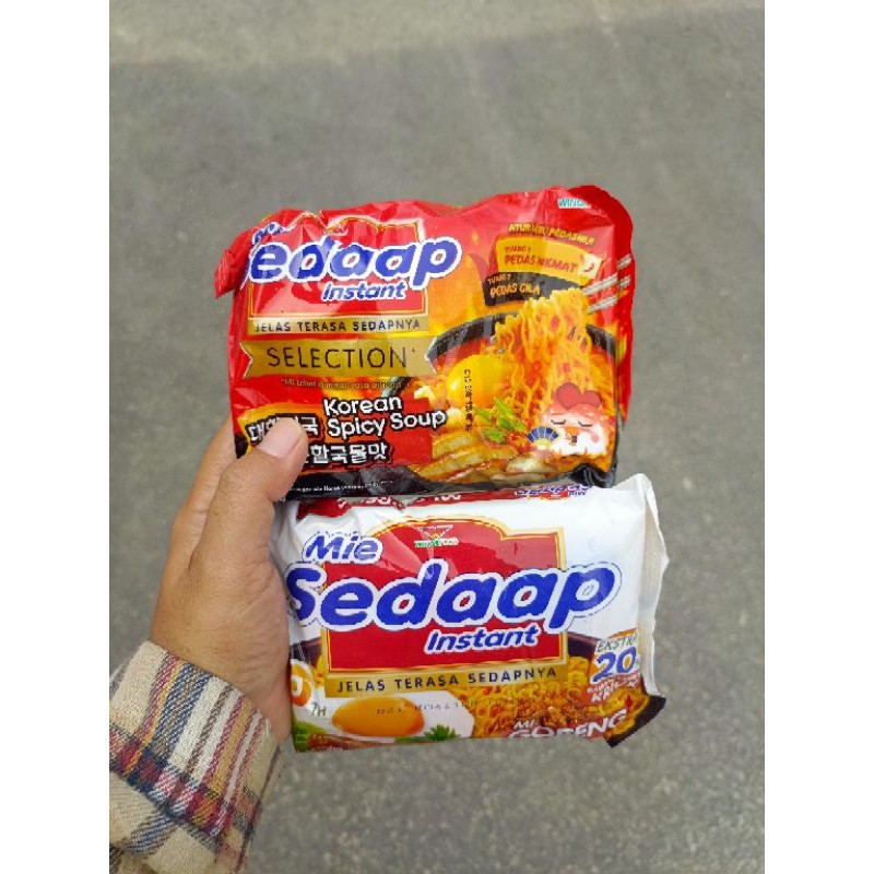 

Konter Makanan Mie Sedaap Isi 5Pcs Rawit Bingit Sedap Goreng Korean Spicy Soup