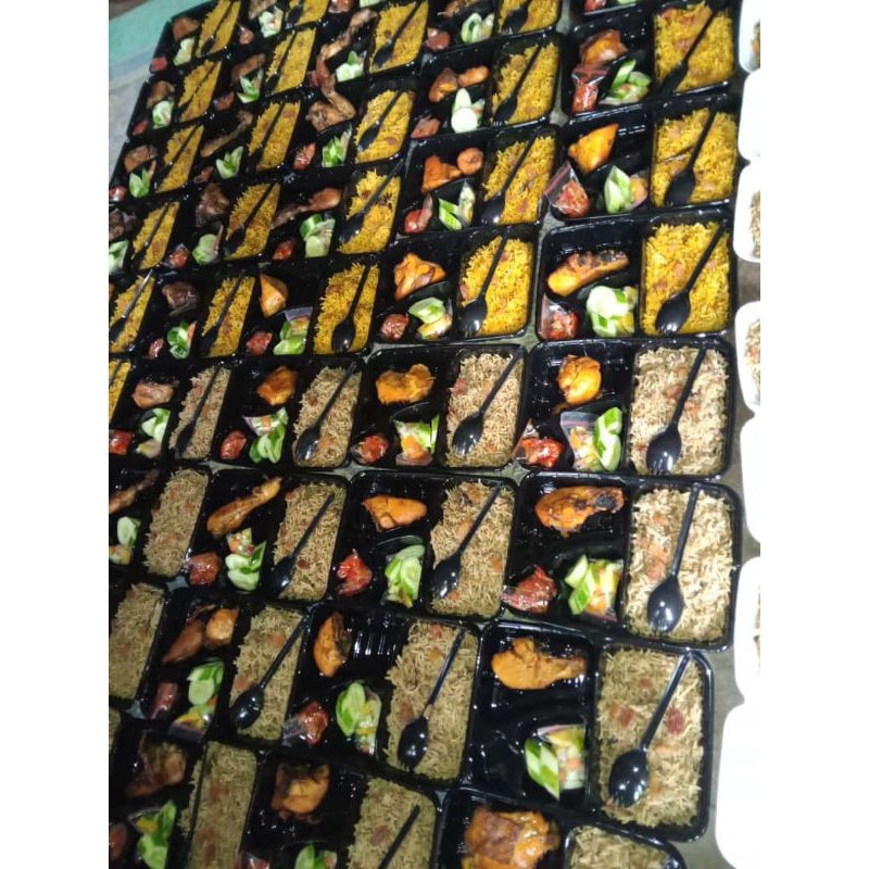 

Sensasi Lezat Paket 7 Porsi Kenyang 620Gr Kebuli Biryani Mandhi Kabsa Bukhari