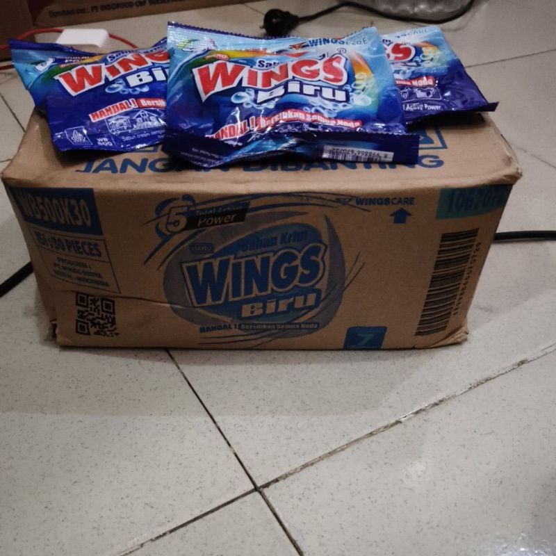 SABUN CREAM WINGS BIRU WB 500K 1DOS ISI 30 PCS