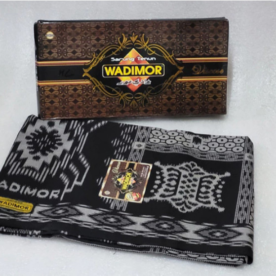 FLASH SALE KAIN SARUNG TENUN WADIMOR HITAM PUTIH POLOS LEMBUT