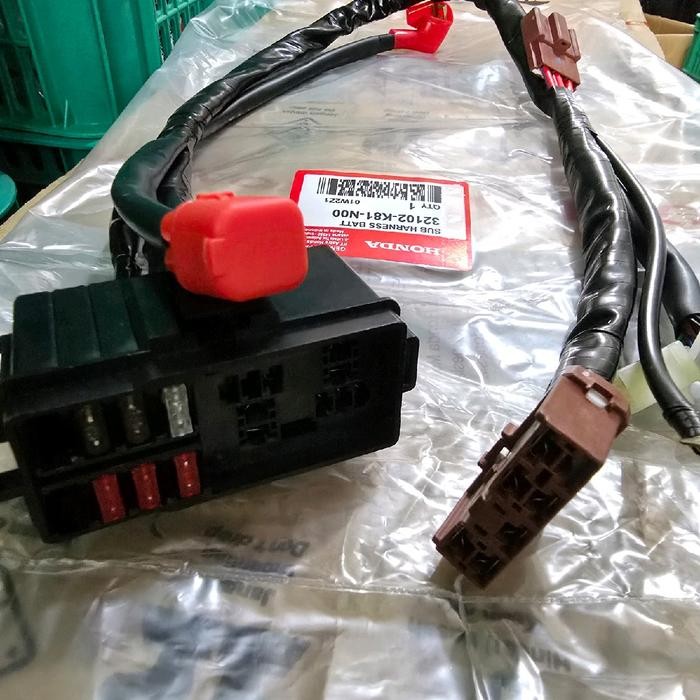 Box Rumah Sekring Assy Komplit K81 Beat fi Beat Esp, Beat Street K81-N00 ORI AHM (kabel body)