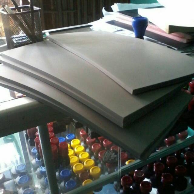 

Karet stempel warna berkwalitas lembut dan tidak keras cepat resap tinta WE!!