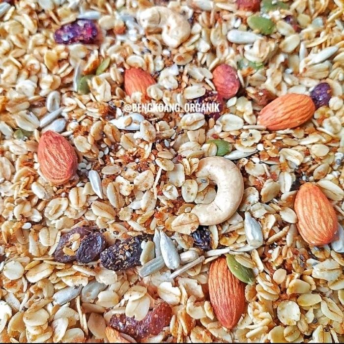 

JTTOP" SUPER GRANOLA 1KG (VANILLA FLAVOUR & 14 MIX) - ROLLED OAT, ALMOND, CRANBERRY, CASHEW, PUMPKIN