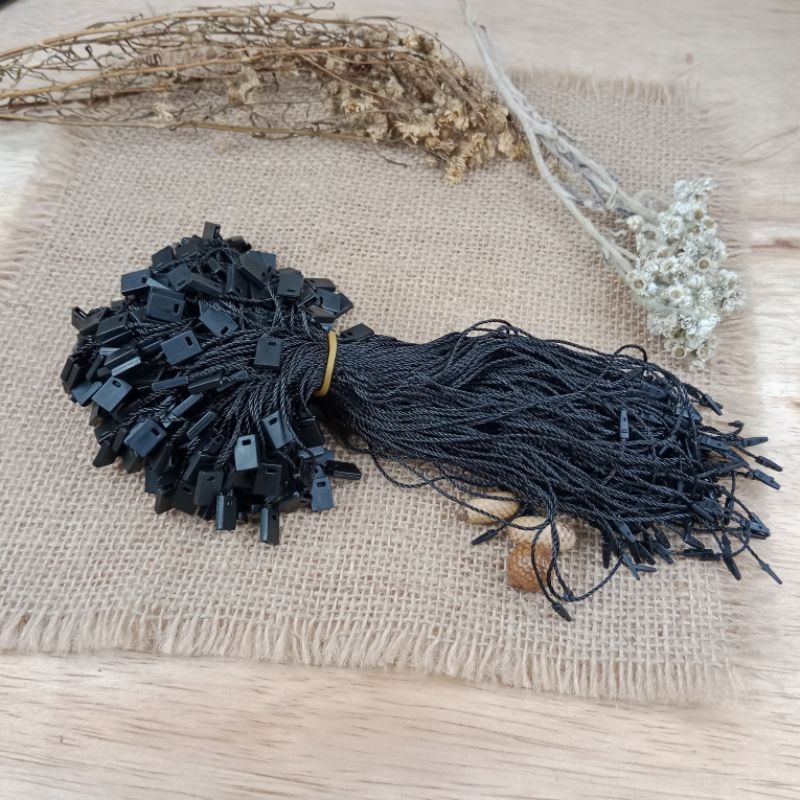 

Tali Hangtag Benang Hitam/Putih 1000 Pcs Berkualitas