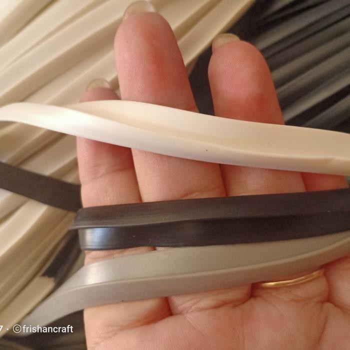 KARET LIS BODYKIT DAN OVER FENDER UNIVERSAL FORTUNER PAJERO INNOVA RUS