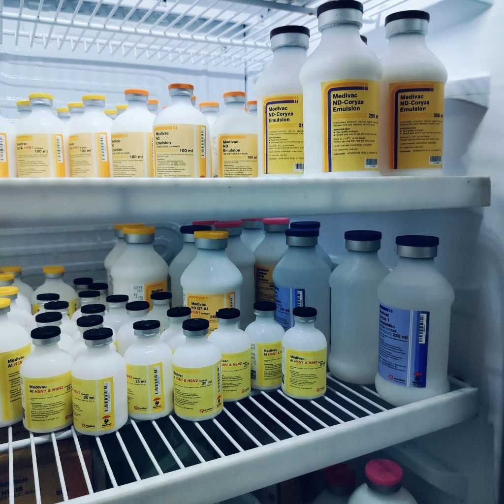 Medivac Vaksin Ayam ND Coryza Emulsion 250 ML