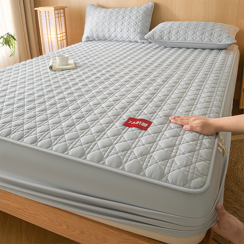 

2025 New Class A Waterproof, Antibacterial, Mite-Resistant Padded Mattress, Bed Cover, Four-Season