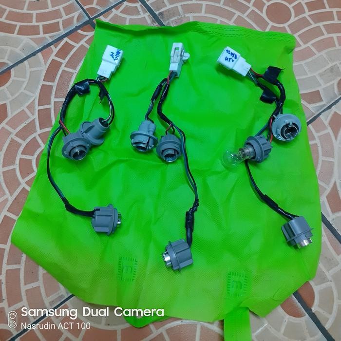Soket Socket Stoplamp Lampu Belakang Kijang Innova Type 2012 Ori Original Asli