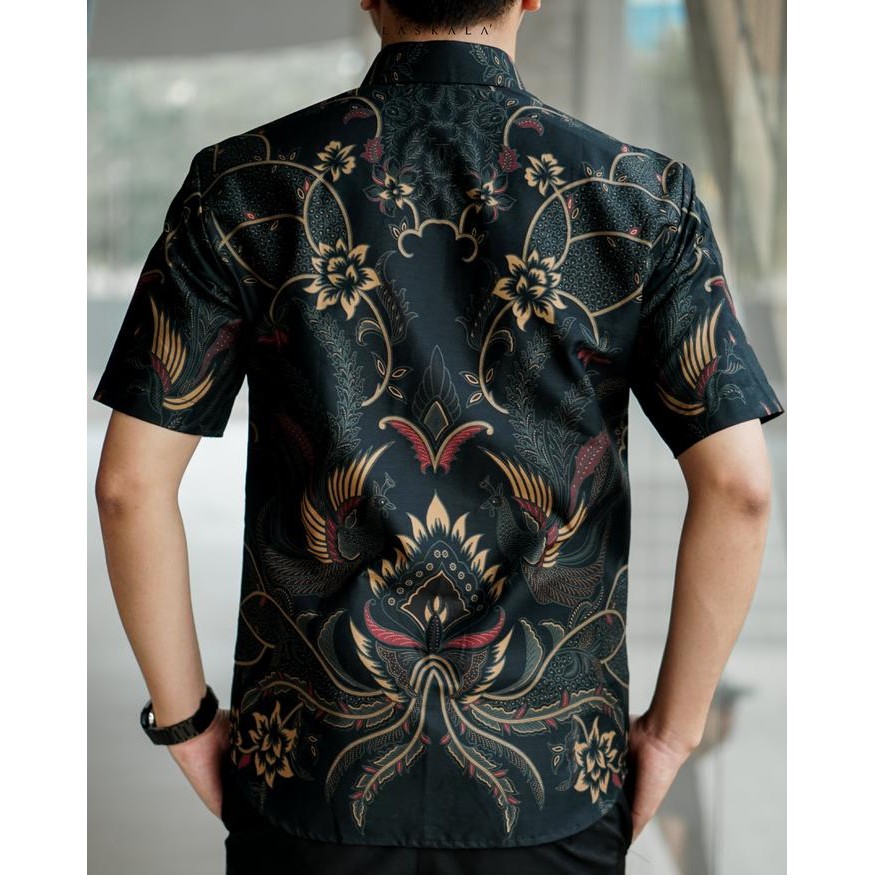 Laskala Batik Premium Slimfit Haikal Hitam Lengan Pendek KP08A306