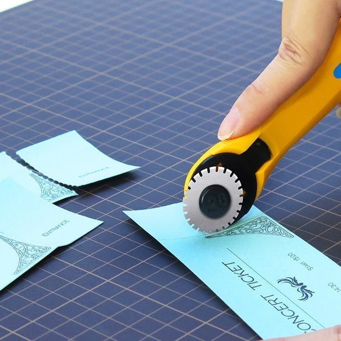 

OLFA Rotary Cutter 235B Perforation Cutter 28mm (PRC-3/C)