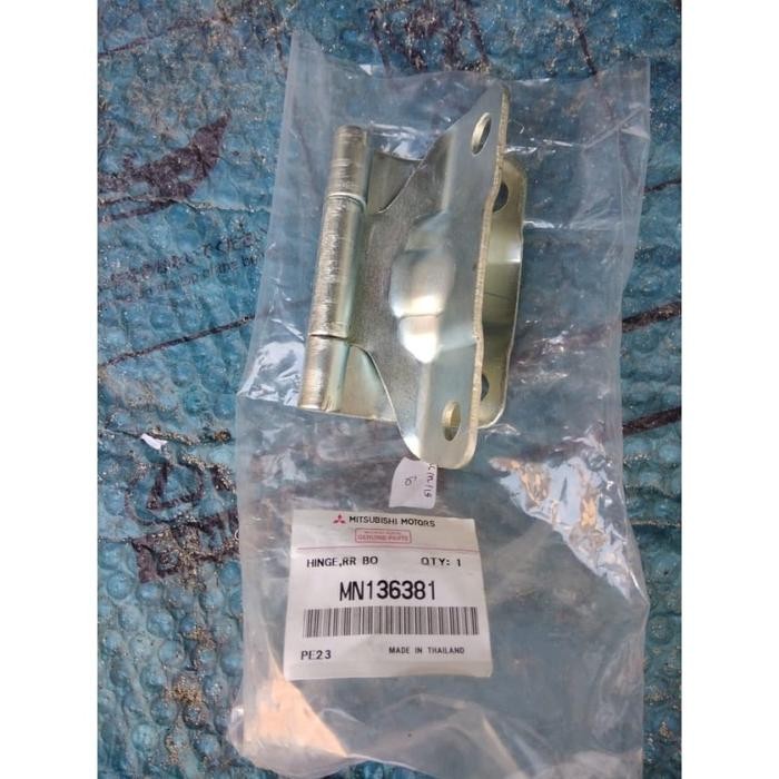 Engsel Bagasi Triton Original Mn136381