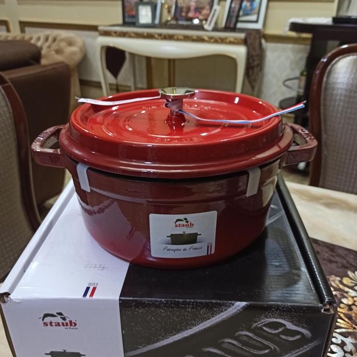 ORIGINAL FRANCE STAUB 24CM ROUND CAST IRON COCOTTE