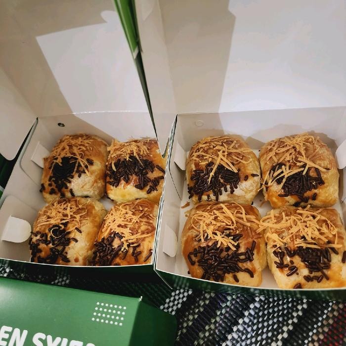 

New BOLEN PISANG ISI 10 BJ Coklat