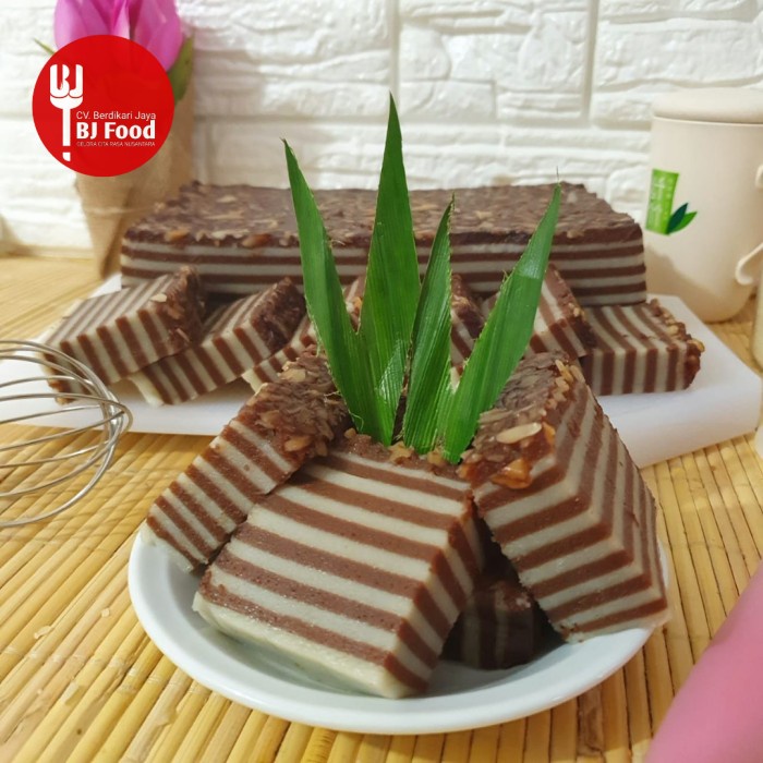 

KUE TRADISIONAL/KUE BASAH/BALAPIS MANADO I BJ FOOD &CAKES KODE 494