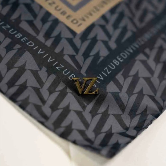 Vz Monoline Scarf Original By Vivi Zubedi