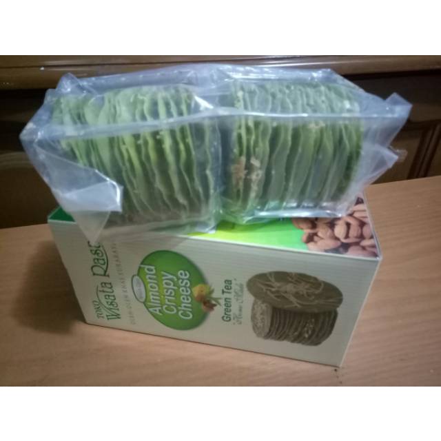 

ALMOND CRISPY CHEESE / CHOCO / GREEN TEA WISATA RASA SURABAYA