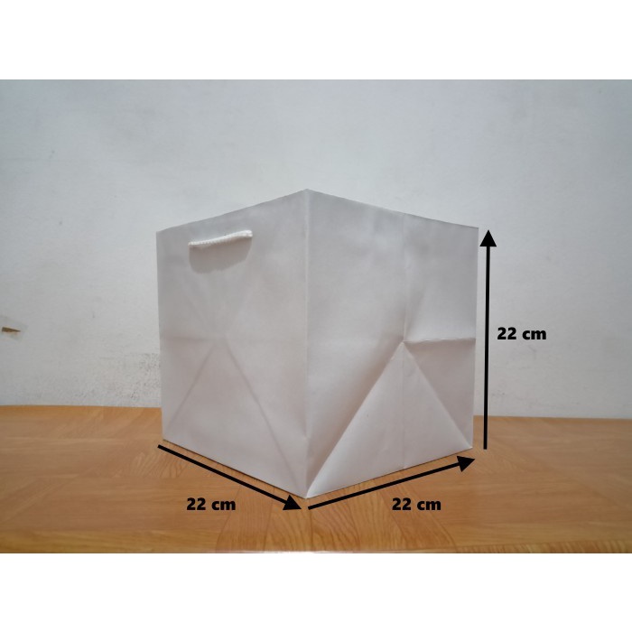 

Flashshow PaperBag Polos - Kraft Putih - 22cm x 22cm x 22cm