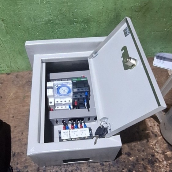 Panel timer kontaktor lampu / panel timer otomatis / panel taman