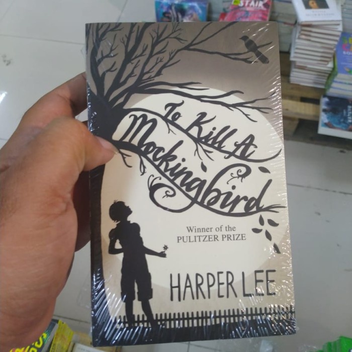Novel Import : To Kill A Mockingbird - harper Lee