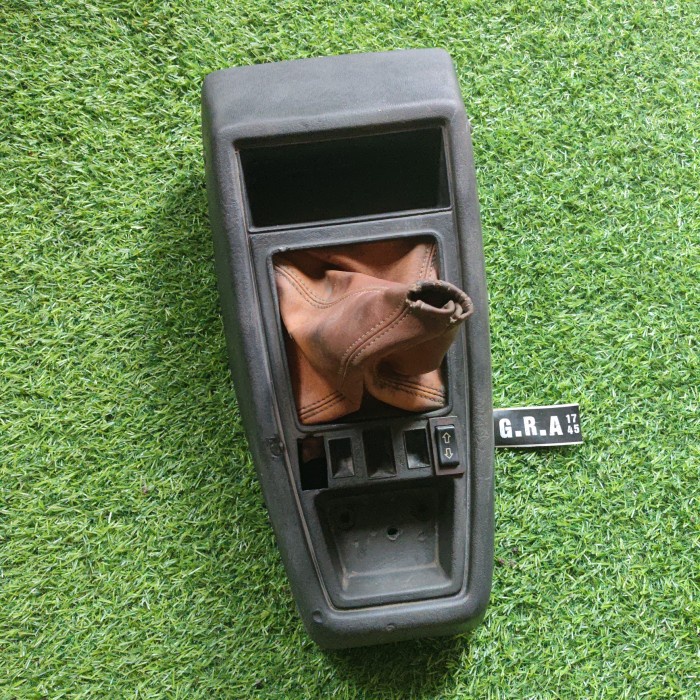 Console Konsol Box Tuas Perseneling Mazda Vantrend Mr90 Bekas