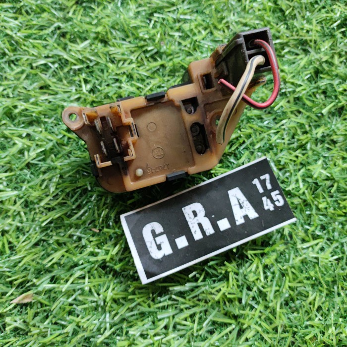 Komponen Switch Headlamp Lampu Sein Mazda Vantrend Laik Pakai