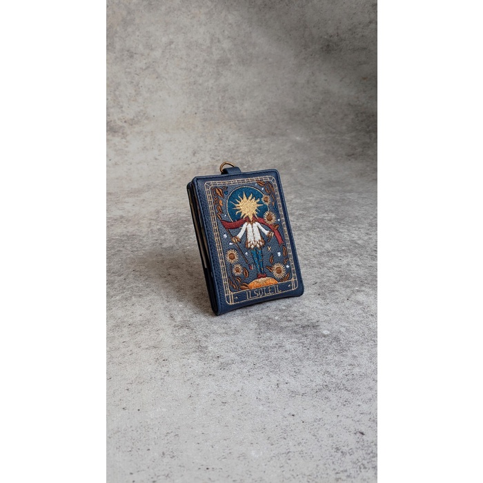 

Il Soleil Embroidered Folded Wallet