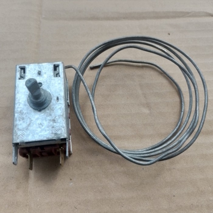 Thermostat Pengatur Suhu Freezer Box Cabutan Bekas Original