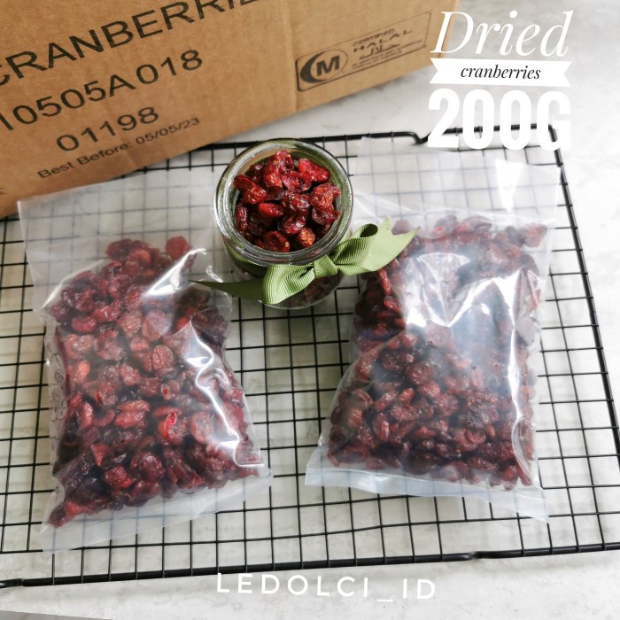 

Ready Stok" Graceland Dried Cranberries Cranberry Kering Sweetened 200 Gram