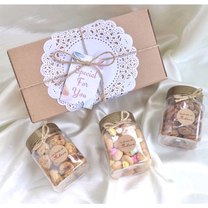

BIG SALE HAMPERS KUE MINIMALIS KEMASAN JAR/gift natal/ ramadhan/IMLEK/giftbox/kado ulang